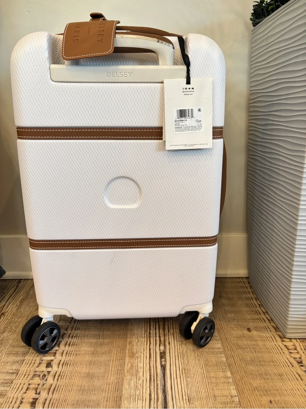 Delsey Chatelet Air Spinner Carry-on luggage . Suitcase travel bag